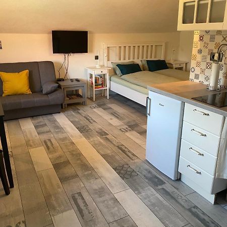 Apartma Obrh 스마예스케토플리체 외부 사진