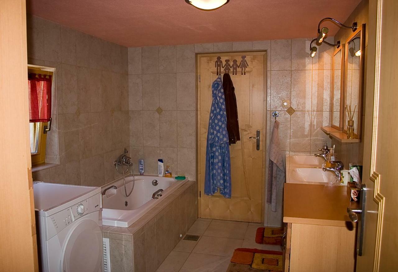 Apartma Obrh 스마예스케토플리체 외부 사진